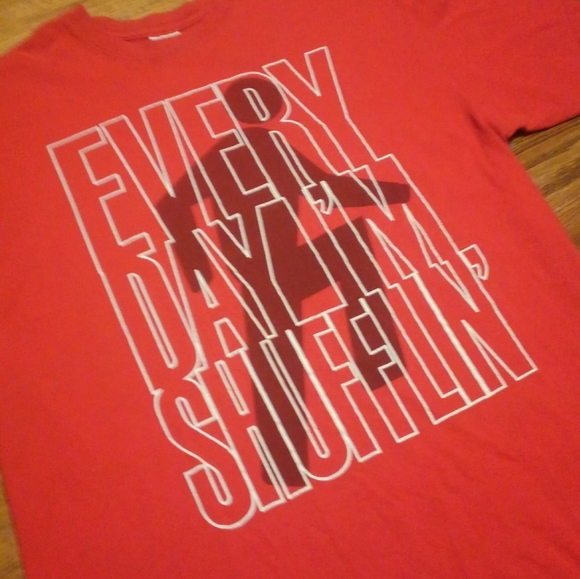 Every Day I'm Shufflin Shirt ♦️♠️ Hustling Shuffling Dealer Poker Las Vegas 🎴 - Picture 1 of 9